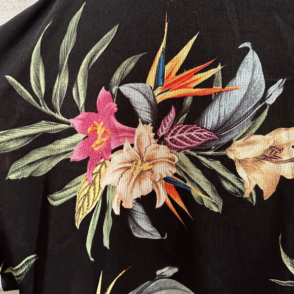 NWOT KONA SOL Hawaiian black floral tie-front tunic, size L/XL - Picture 7 of 7